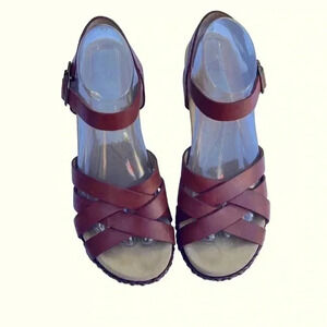 WOMEN’S DANSKO TRU  SANDALS•SIZE 39/US 8.5-9•MEDIUM BROWN•GREAT CONDITION•